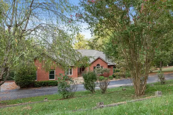 637 Skyline Drive, Sparta, TN 38583