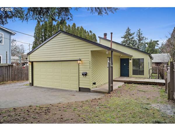 5515 SE SCHILLER ST, Portland, OR 97206