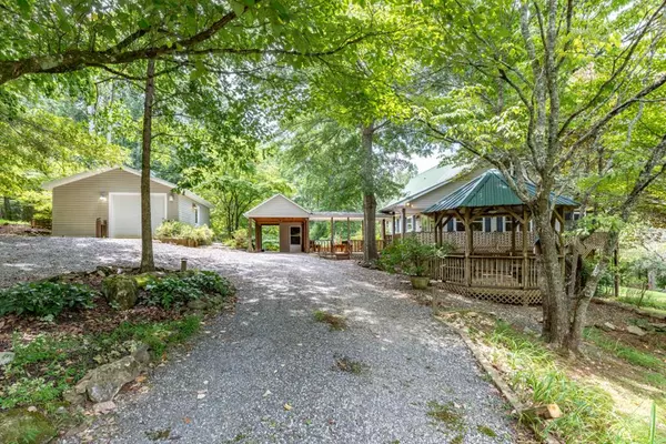 32 Long Drive, Blairsville, GA 30512