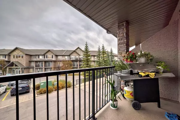 Calgary, AB T3H 0K1,211 Aspen Stone BLVD Southwest #2214