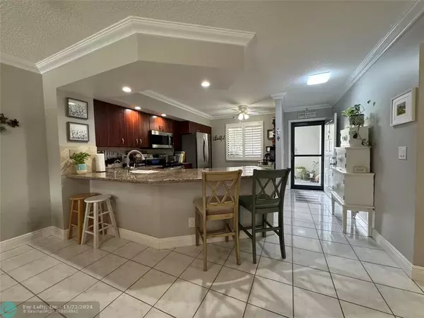 Pompano Beach, FL 33069,2221 Cypress Island Dr  #101