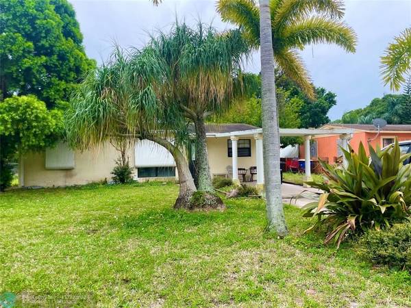 801 Azalea Ave, Fort Pierce, FL 34982