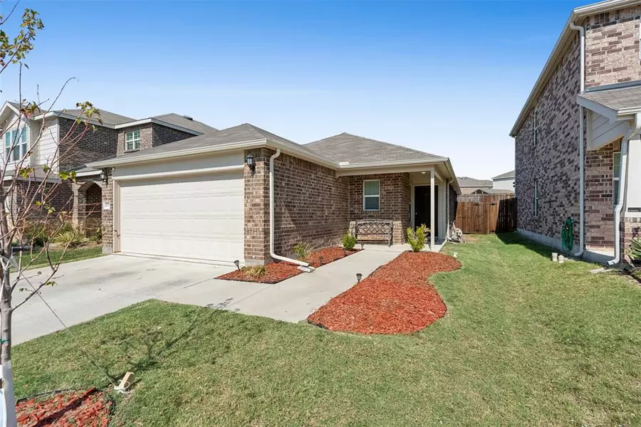 1090 Castroville Drive, Forney, TX 75126