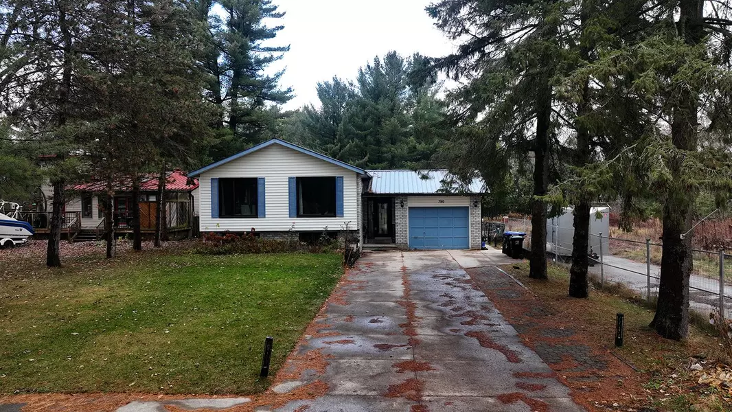 780 Pinegrove AVE, Innisfil, ON L9S 2K2