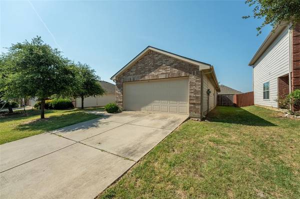 1914 Harbor Lights Drive,  Dallas,  TX 75051