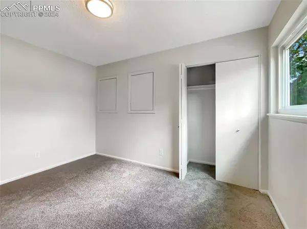 Colorado Springs, CO 80910,1318 Yosemite DR