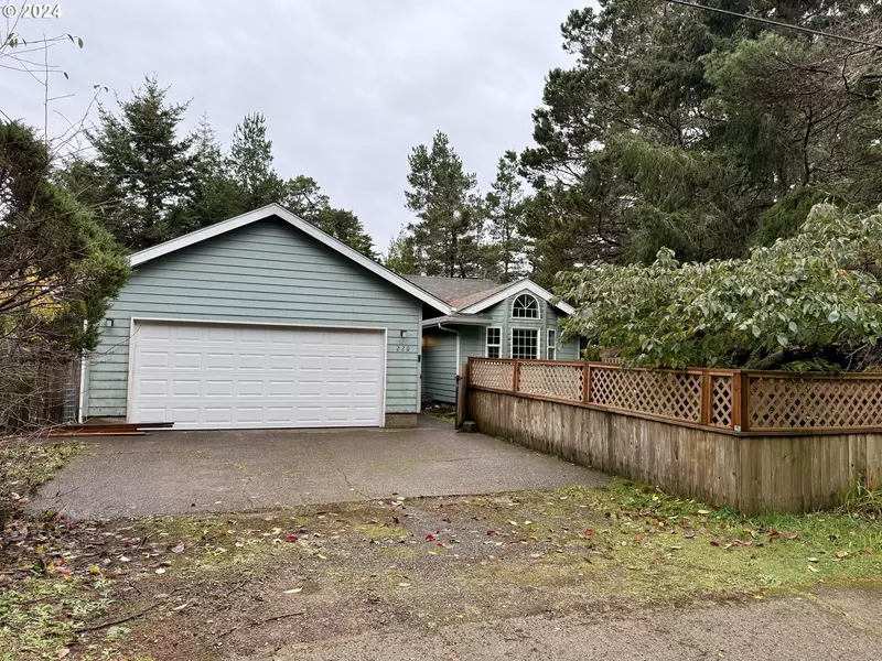 220 11TH ST, Florence, OR 97439