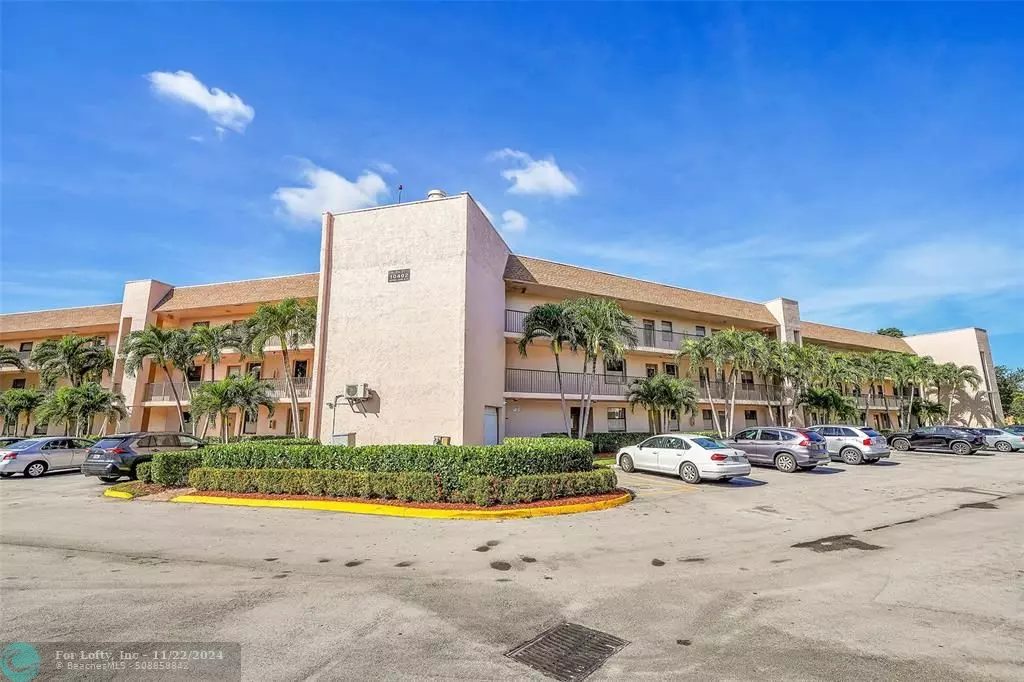 Sunrise, FL 33322,10402 Sunrise Lakes Blvd  #109