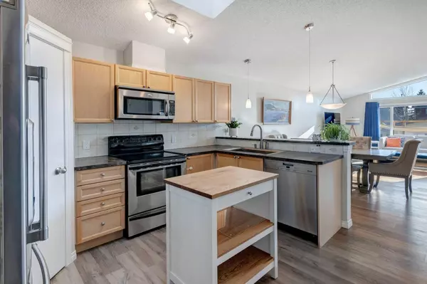 Calgary, AB T3M 0A7,126 Auburn Bay HTS SE