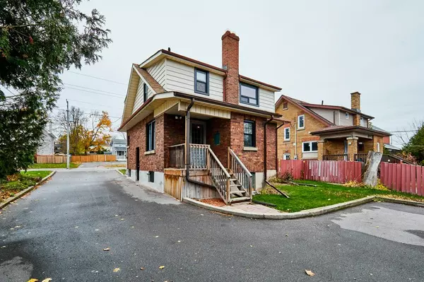 Whitby, ON L1N 4K8,511 Brock ST S