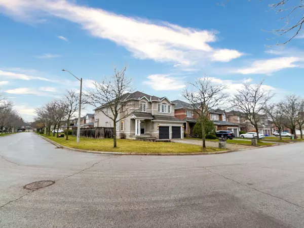 Richmond Hill, ON L4S 1Y5,50 Royal Gala CRES