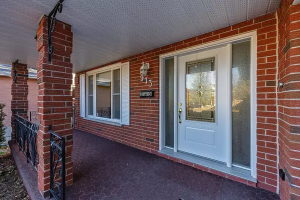 Kingston, ON K7P 2B2,913 Ambleside CRES