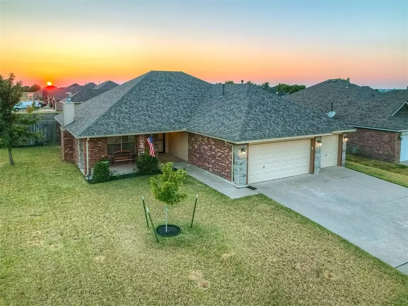 4600 Oasis Lane, Yukon, OK 73099