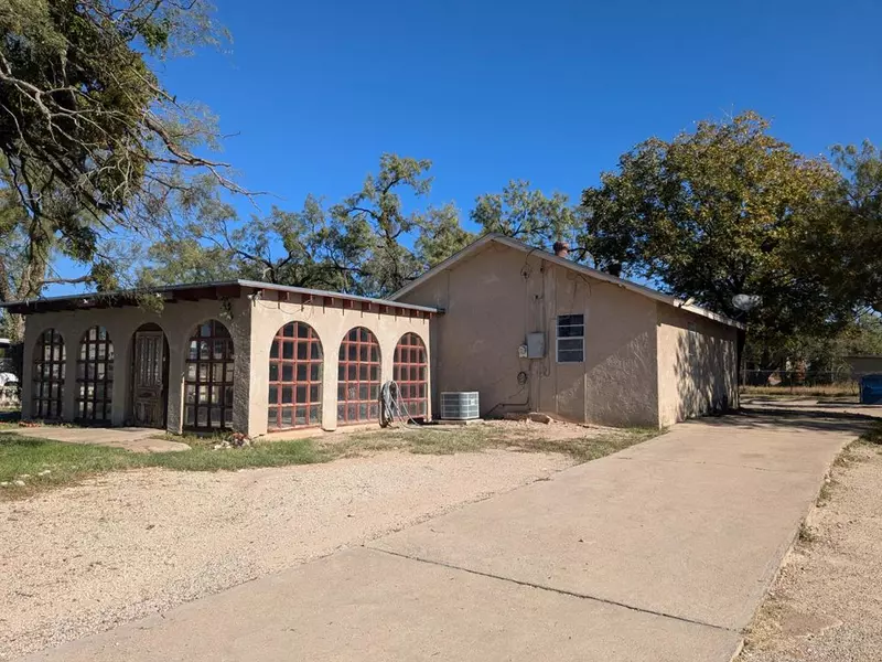 1920 Martin Luther King St, San Angelo, TX 76903