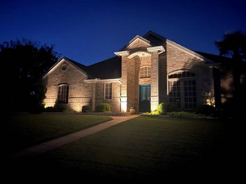 1325 Meadowview Drive, Kennedale, TX 76060