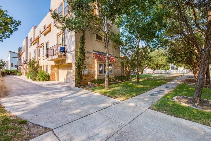 5804 Hudson #B, Dallas, TX 75206