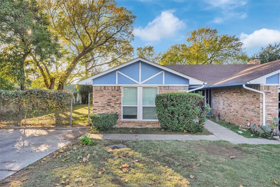 612 Matthews Drive, Arlington, TX 76012