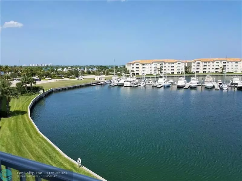 12 Harbour Isle Drive W.  #PENTHOUSE 2, Fort Pierce, FL 34949