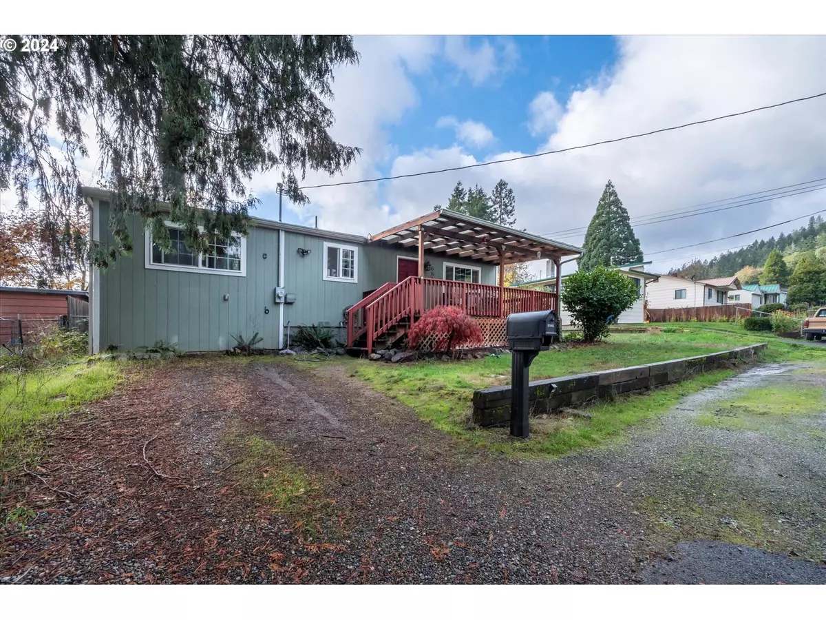 Myrtle Creek, OR 97457,680 NE Laurance ST