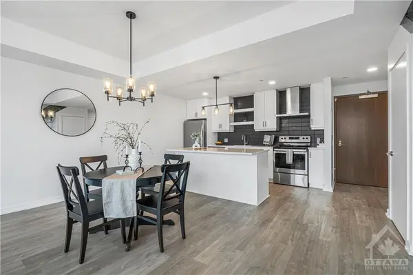 320 MIWATE Private #301, Ottawa, ON K1R 0E1