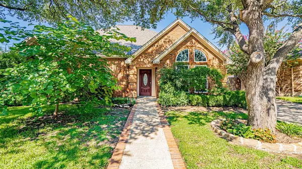 4204 Oak Springs Drive, Arlington, TX 76016