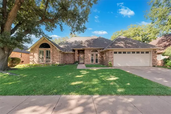 4907 Andalusia Trail, Arlington, TX 76017