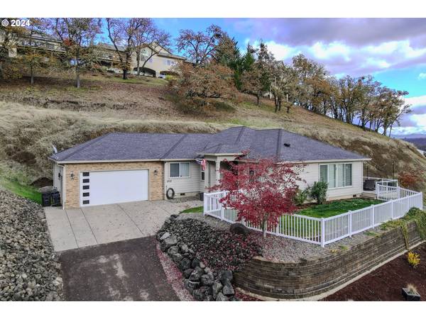 2537 NW TROOST ST, Roseburg, OR 97471