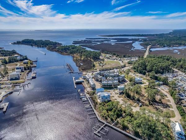 132 Timber Island Rd, Carrabelle, FL 32322