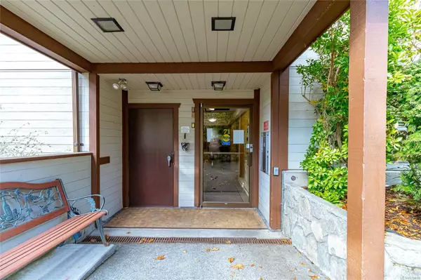 Saanich, BC V9A 1L9,71 Gorge Rd W #512