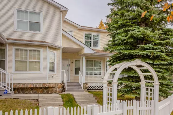 30 Country Village LNDG Northeast, Calgary, AB T3K 5K1