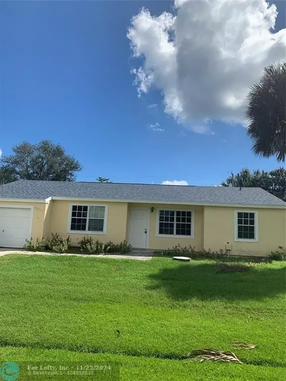 2273 SE Merrill Rd, Port St Lucie, FL 34952