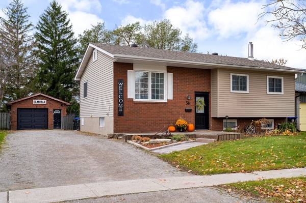 38 Centennial AVE,  Springwater,  ON L0L 1P0