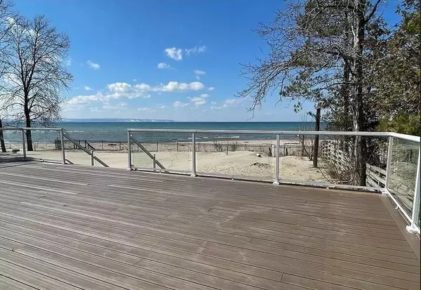 Wasaga Beach, ON L9Z 2M1,164 Santos LN