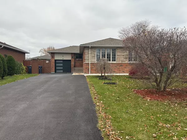 7 Dudley PL #Main, Brampton, ON L6T 3C2