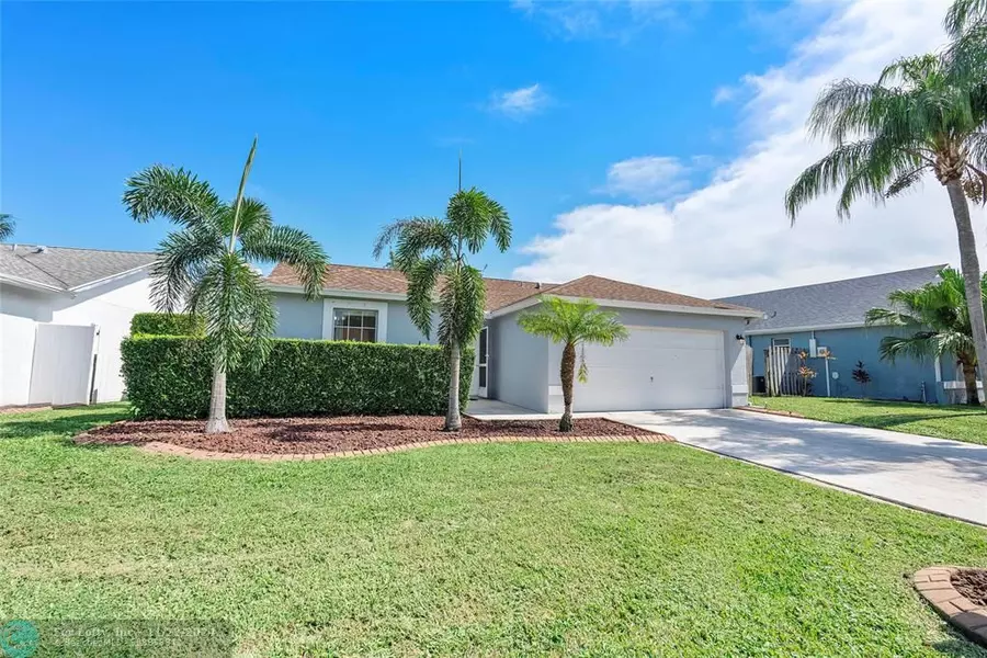 1476 Waterway Cove Dr, Wellington, FL 33414