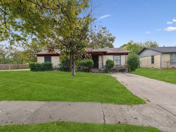 1366 Owega Avenue, Dallas, TX 75216