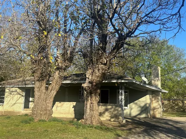 8463 State Highway 34, Ladonia, TX 75449