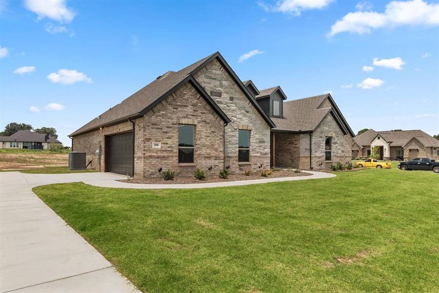 200 Ash Court, Weatherford, TX 76085