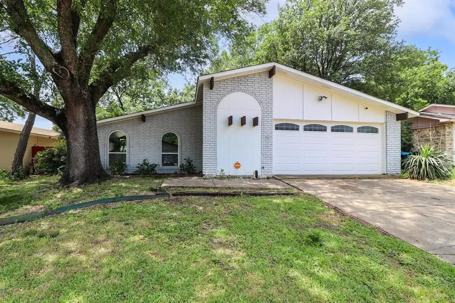 1513 Burmeister Road, Fort Worth, TX 76134