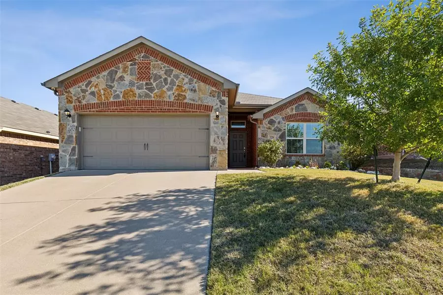 229 Balcones Drive, Fort Worth, TX 76108