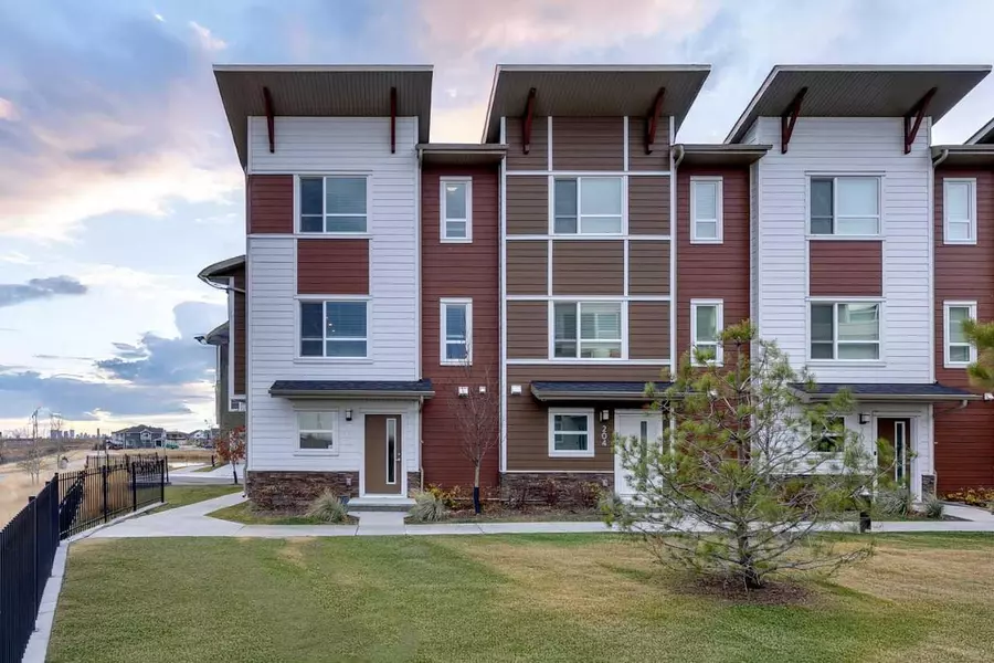 202 Harvest Grove WALK Northeast, Calgary, AB T3K3X3