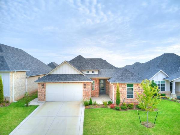 201 Pont Neuf Court, Edmond, OK 73034