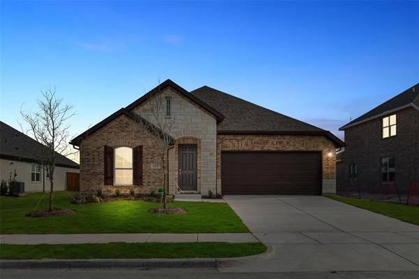 122 Monument Drive, Forney, TX 75126