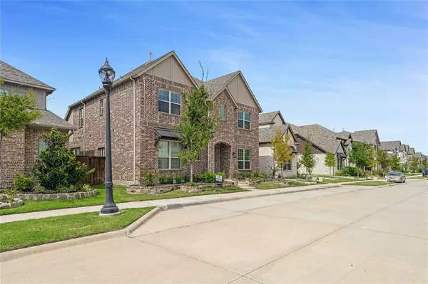 Farmers Branch, TX 75234,12729 Royal Oaks Lane