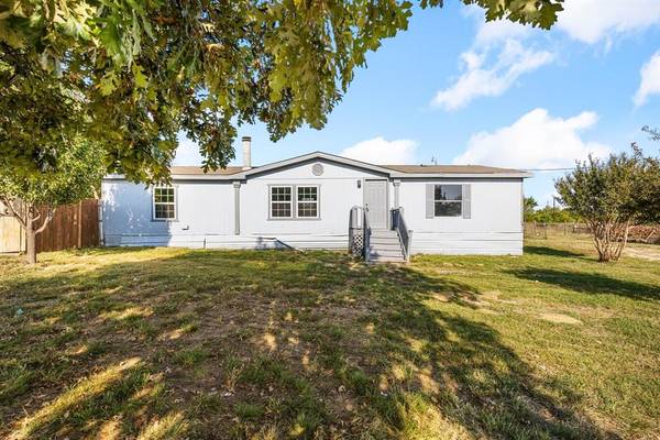 3324 Happy Meadows Drive, Alvarado, TX 76009