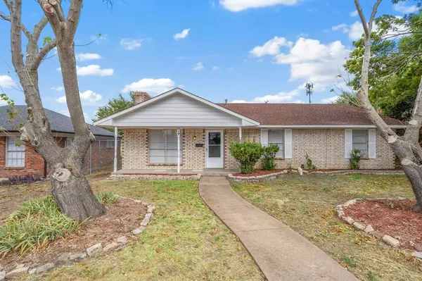 817 Rea Avenue, Lancaster, TX 75146