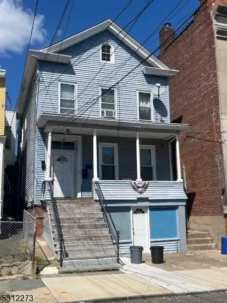 112 Washington Pl, Passaic City, NJ 07055