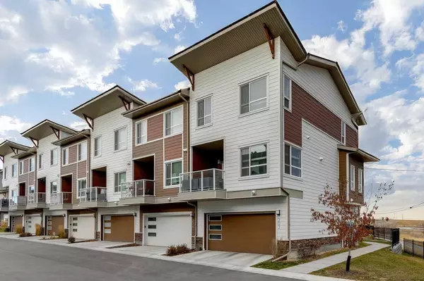 Calgary, AB T3K3X3,202 Harvest Grove WALK NE