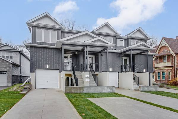 98 Peel ST #4, Barrie, ON L4M 3K7