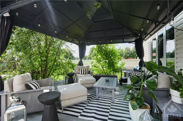 Ottawa, ON K4A 3E6,883 CLEARCREST CRES